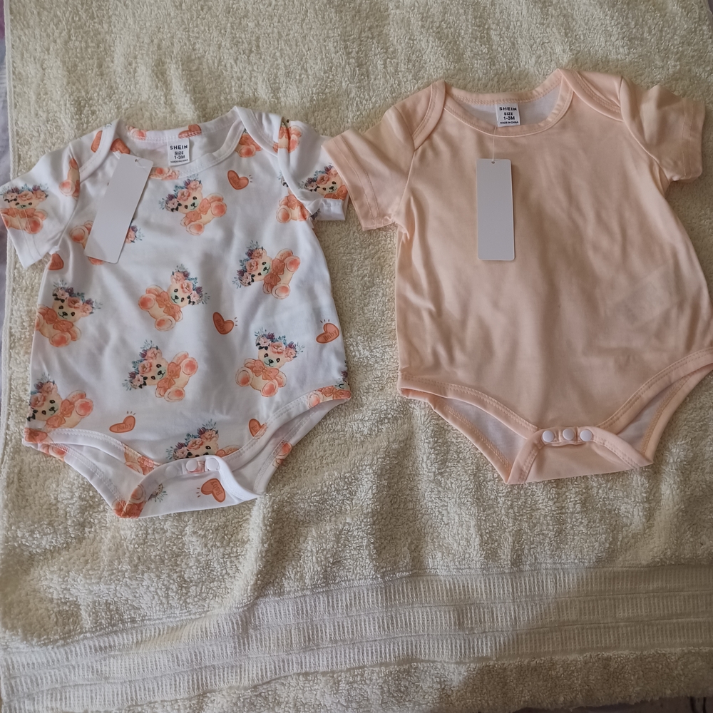 SHEIN Orange and White Bodysuit Set Floral and Solid Design Nrewborn Girls